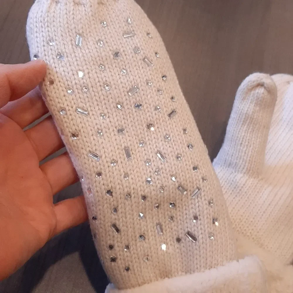 SIMI Chunky Knit Mittens Ivory Faux Fur Sherpa Rhinestone Embellished Winter